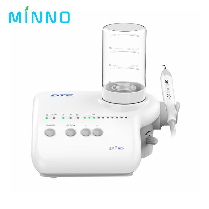 Irigator oral USB dapat diisi ulang 10 tingkat Air Flosser Portable Dental Water Jet 600ML Tangki Air Rumah Tangga Gigi Bersih