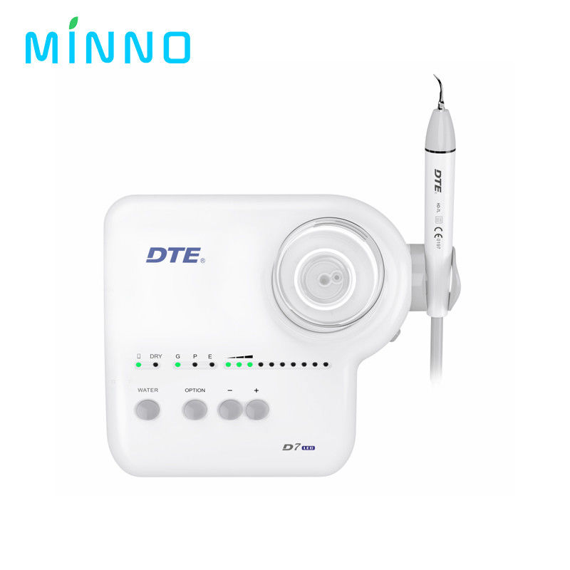 Irigator oral USB dapat diisi ulang 10 tingkat Air Flosser Portable Dental Water Jet 600ML Tangki Air Rumah Tangga Gigi Bersih
